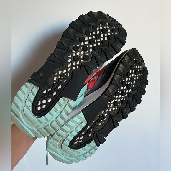 REEBOK CLASSIC LEGACY GREY SHARK SNEAKERS - Picture 15 of 16